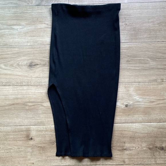 Lulu's Black Ribbed Bodycon Midi Skirt - Picture 2 of 8